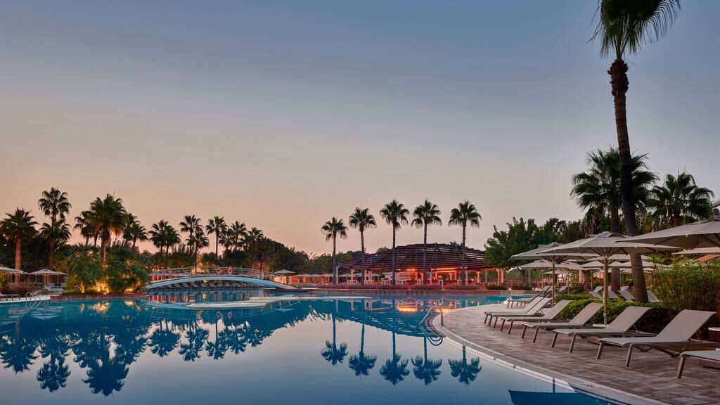 Lara Barut Collection